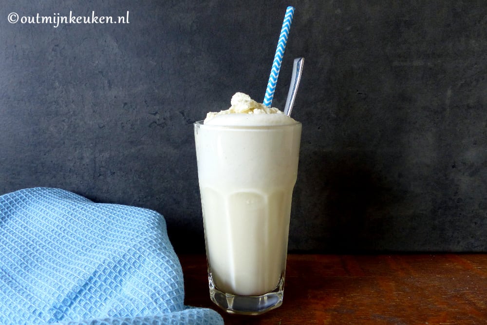 Milkshake vanille met vanille slagroom