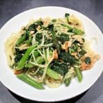 pasta met zalm, asperges en spinazie